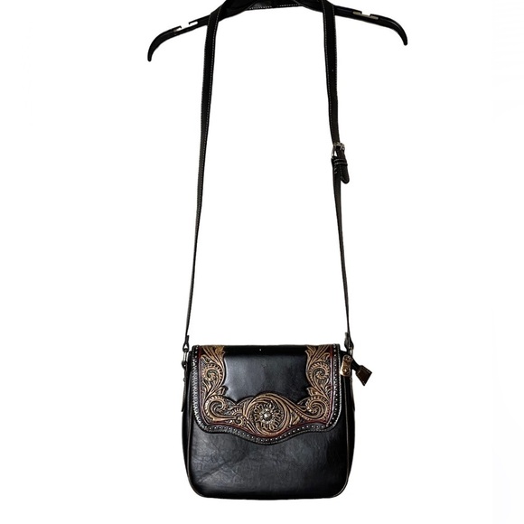 P & G Collection Concealed Carry Western Style Crossbody Purse - Picture 1 of 15